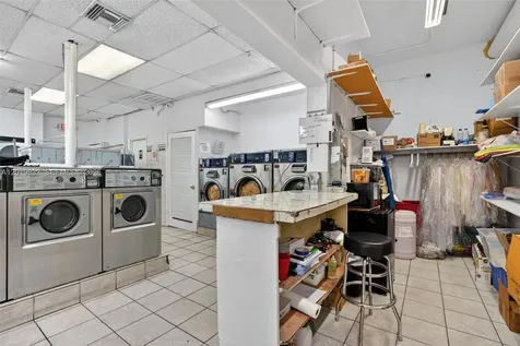 Coin Laundry For Sale On Palm Ave Hialeah Hialeah FL 33010