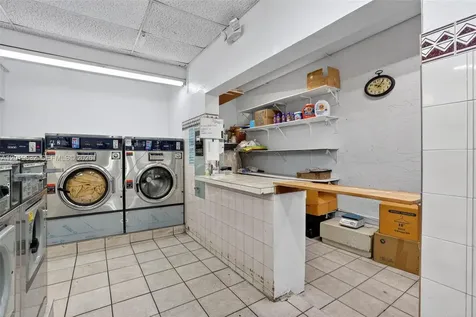 Coin Laundry For Sale On Palm Ave Hialeah Hialeah FL 33010