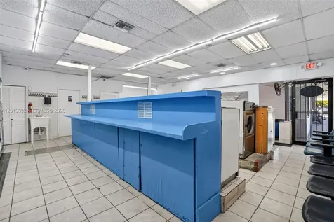 Coin Laundry For Sale On Palm Ave Hialeah Hialeah FL 33010