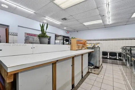 Coin Laundry For Sale On Palm Ave Hialeah Hialeah FL 33010