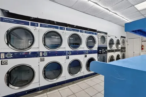 Coin Laundry For Sale On Palm Ave Hialeah Hialeah FL 33010