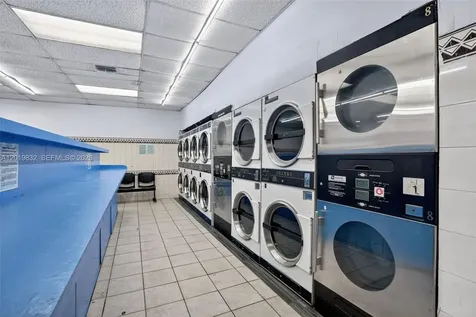Coin Laundry For Sale On Palm Ave Hialeah Hialeah FL 33010