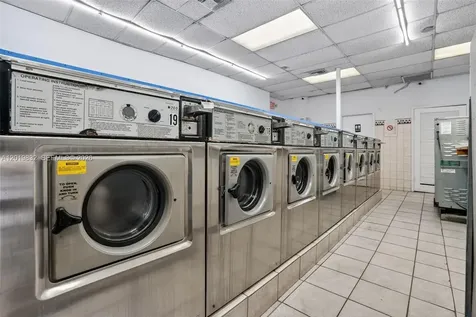 Coin Laundry For Sale On Palm Ave Hialeah Hialeah FL 33010