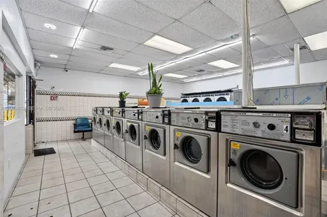 Coin Laundry For Sale On Palm Ave Hialeah Hialeah FL 33010