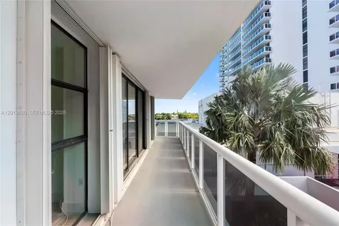 20505 E Country Club Drive Aventura FL 33180