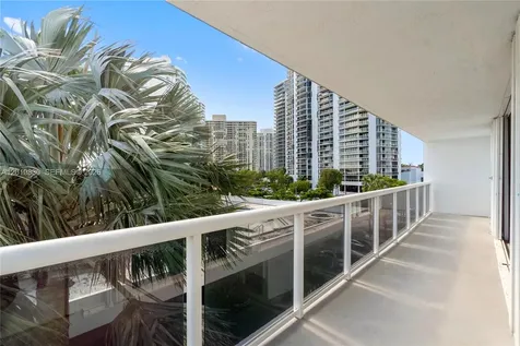 20505 E Country Club Drive Aventura FL 33180