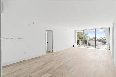20505 E Country Club Drive Aventura FL 33180