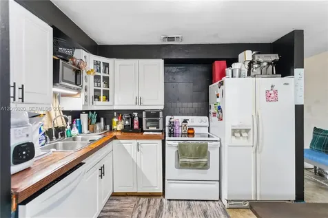 9452 SW 52nd Court Cooper City FL 33328