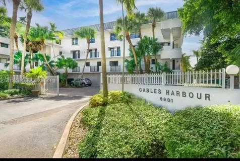6901 Edgewater Drive Coral Gables FL 33133