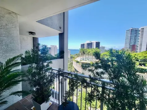 185 SE 14th Terrace Miami FL 33131