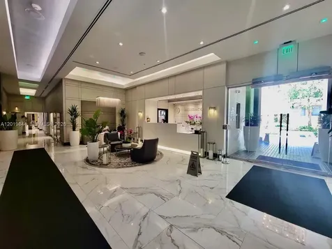 185 SE 14th Terrace Miami FL 33131
