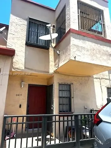 2407 W 52nd Place Hialeah FL 33016