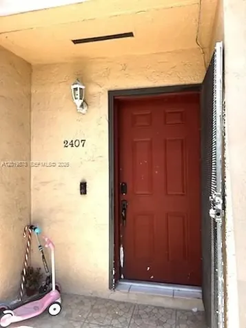 2407 W 52nd Place Hialeah FL 33016