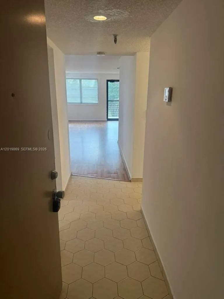 20840 San Simeon Way Miami FL 33179