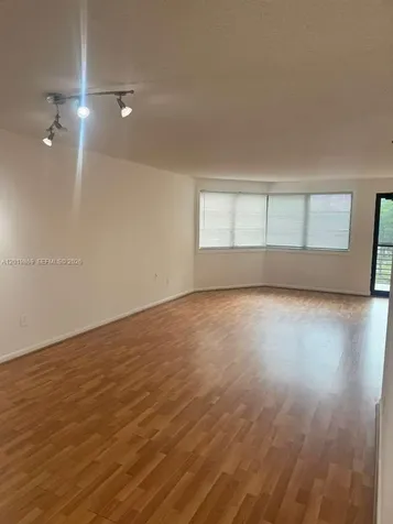 20840 San Simeon Way Miami FL 33179