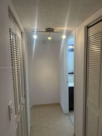 20840 San Simeon Way Miami FL 33179