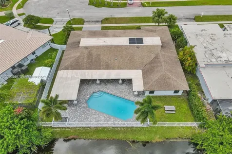 16610 Royal Poinciana Court Weston FL 33326