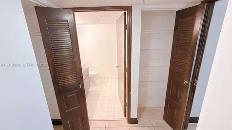 470 S Park Road Hollywood FL 33021