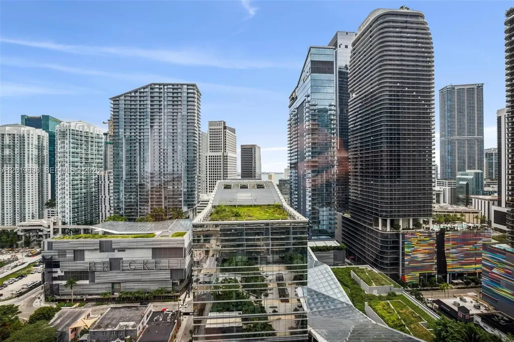 88 SW 7th Street Miami FL 33130