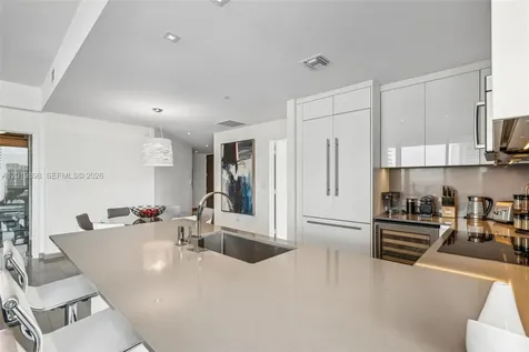 88 SW 7th Street Miami FL 33130