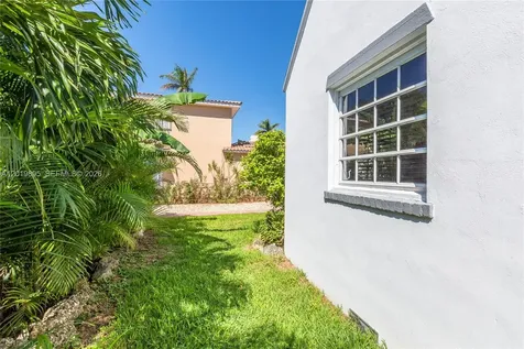 228 SW 23rd Road Miami FL 33129