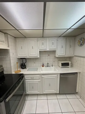 2655 Collins Avenue Miami Beach FL 33140
