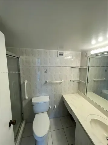 2655 Collins Avenue Miami Beach FL 33140