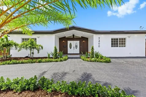 2400 NE 195th Street Miami FL 33180