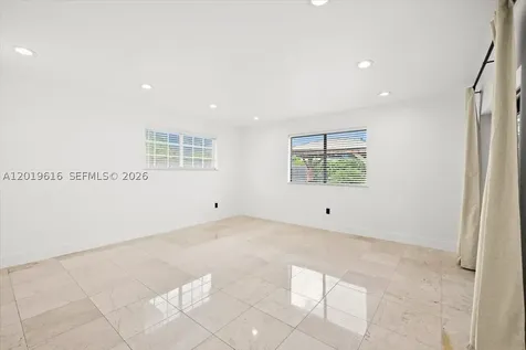 2400 NE 195th Street Miami FL 33180