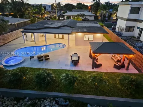 2400 NE 195th Street Miami FL 33180
