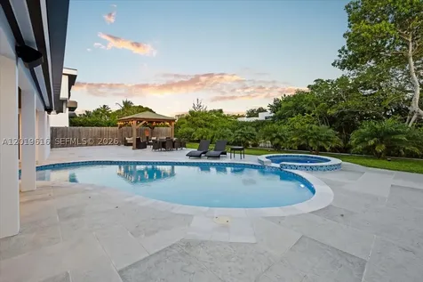 2400 NE 195th Street Miami FL 33180