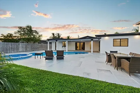 2400 NE 195th Street Miami FL 33180