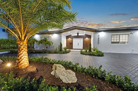 2400 NE 195th Street Miami FL 33180