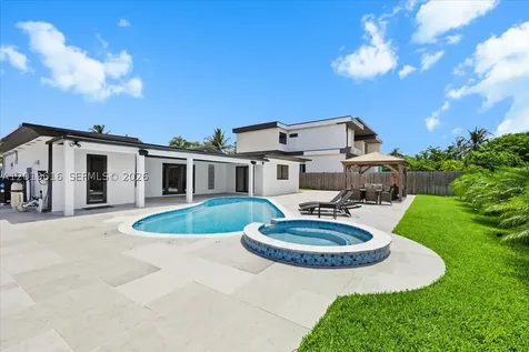 2400 NE 195th Street Miami FL 33180