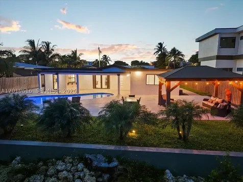 2400 NE 195th Street Miami FL 33180