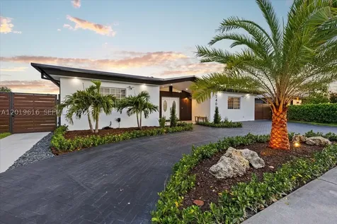 2400 NE 195th Street Miami FL 33180