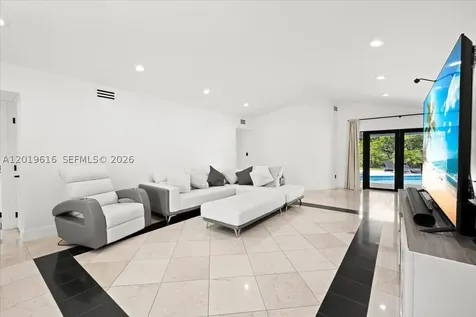 2400 NE 195th Street Miami FL 33180