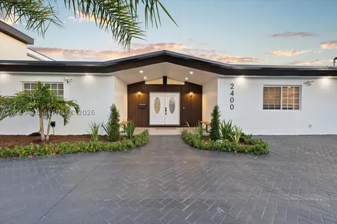 2400 NE 195th Street Miami FL 33180