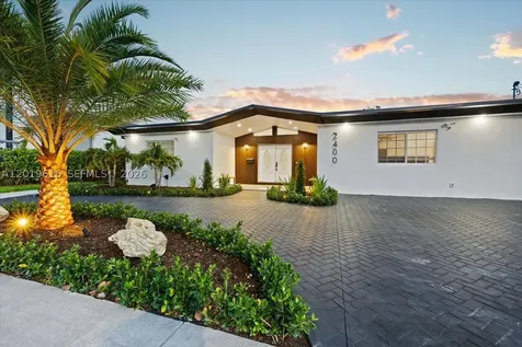 2400 NE 195th Street Miami FL 33180