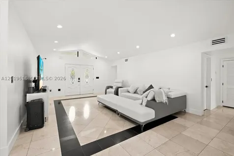2400 NE 195th Street Miami FL 33180