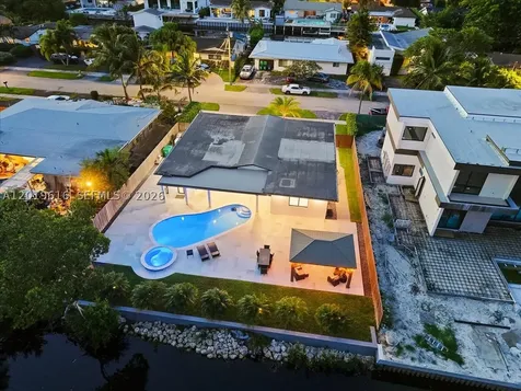 2400 NE 195th Street Miami FL 33180