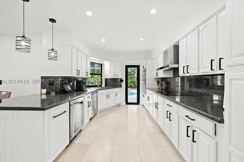 2400 NE 195th Street Miami FL 33180