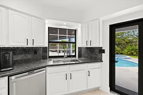 2400 NE 195th Street Miami FL 33180