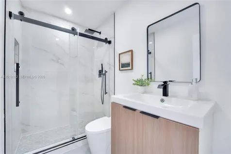 40 SE 3rd Terrace Dania Beach FL 33004