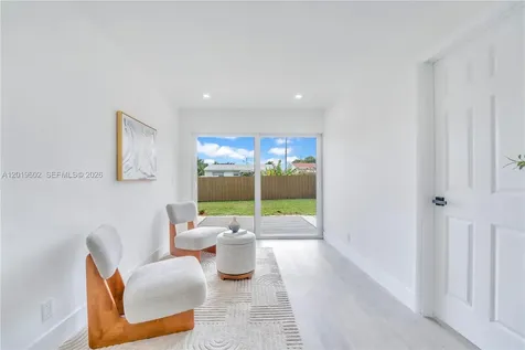 40 SE 3rd Terrace Dania Beach FL 33004