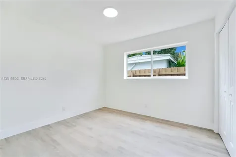 40 SE 3rd Terrace Dania Beach FL 33004