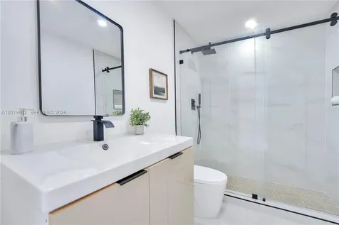 40 SE 3rd Terrace Dania Beach FL 33004