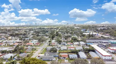 40 SE 3rd Terrace Dania Beach FL 33004
