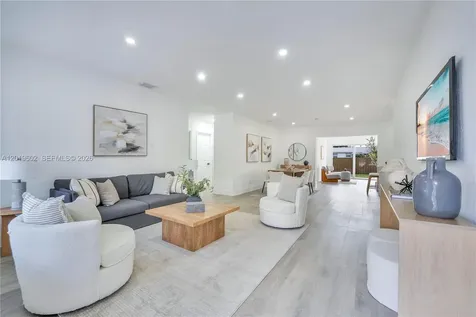 40 SE 3rd Terrace Dania Beach FL 33004