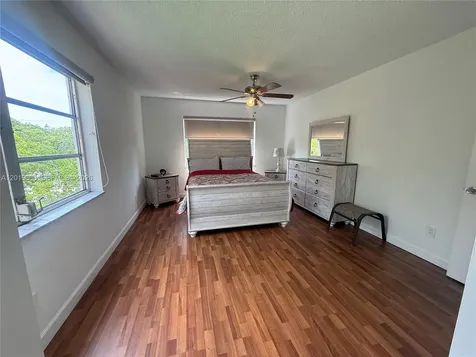 8120 SW 24th Street North Lauderdale FL 33068